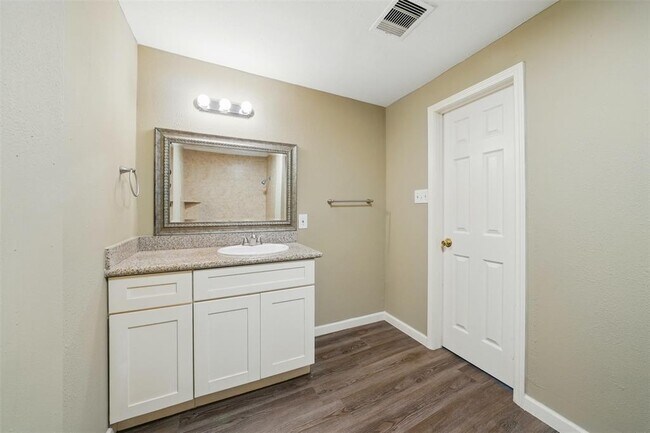 Building Photo - 3615 Seabrook St