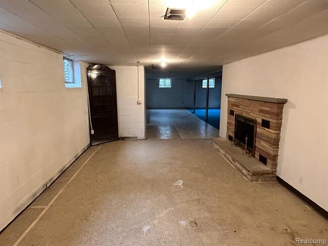 Building Photo - 48707 Eight Mile Rd
