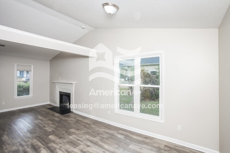 Building Photo - 2912 S Partridge Cir