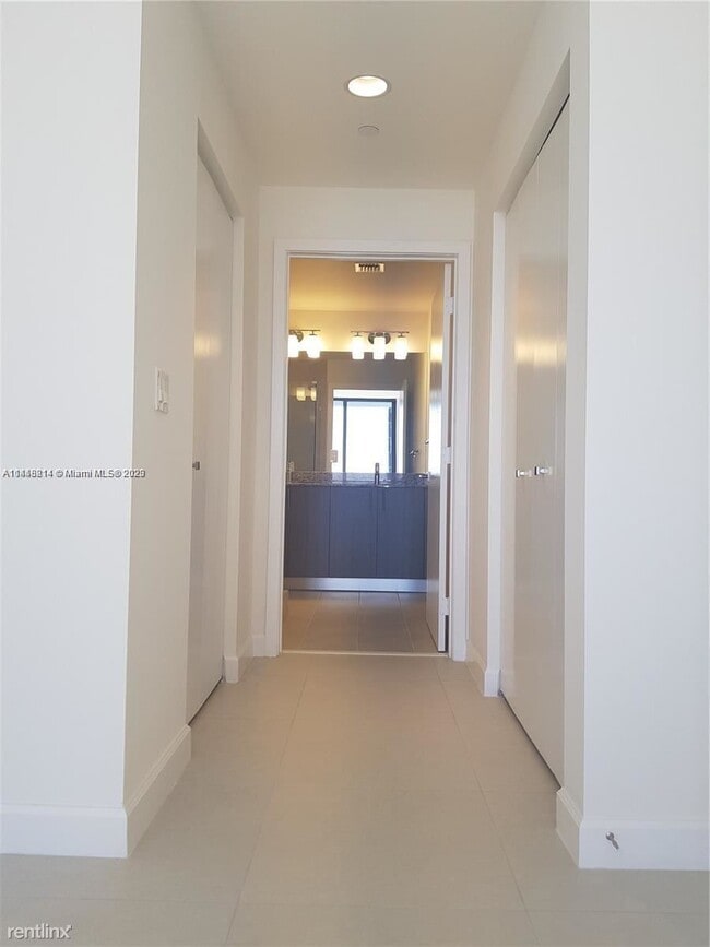 Building Photo - 2 br, 2 bath Condo - 5350 NW 84th Ave Unit...