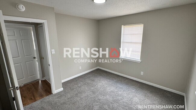 Building Photo - 10 Navy Dr