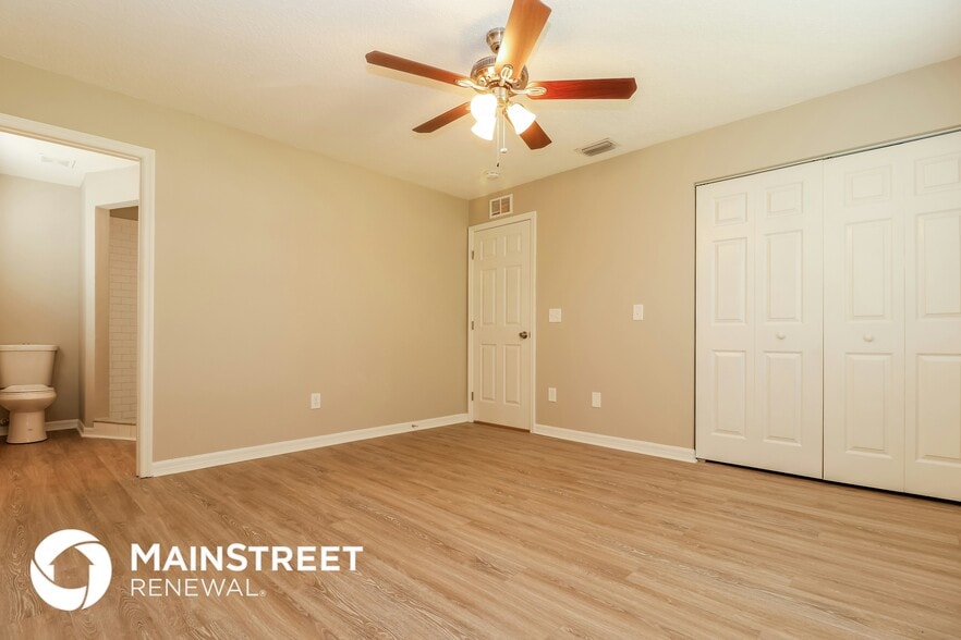 Building Photo - 2050 14th St S