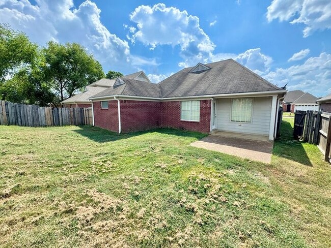 Building Photo - 1468 S Goodlett Grove Cove