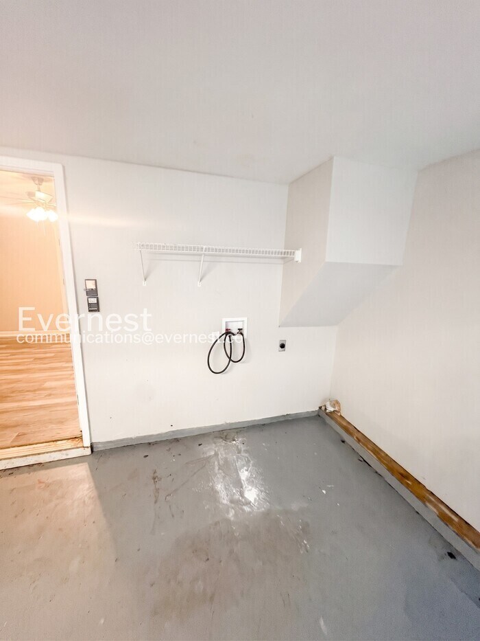 Building Photo - 1487 St Dunstans Rd