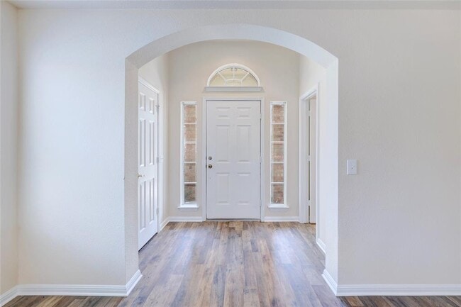 Building Photo - 324 Avalanche Ave