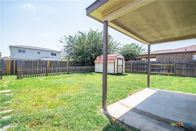 Building Photo - 3808 Sunflower Dr