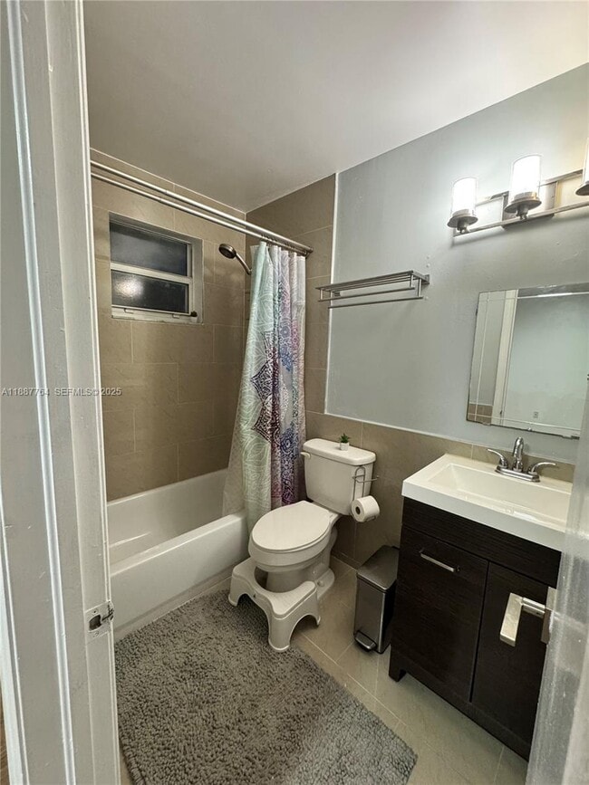 Building Photo - 7005 NW 173rd Dr