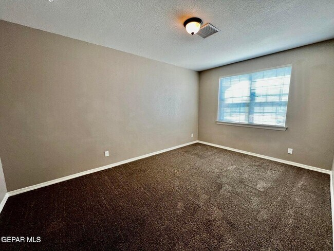 Building Photo - 11044 Bullseye St