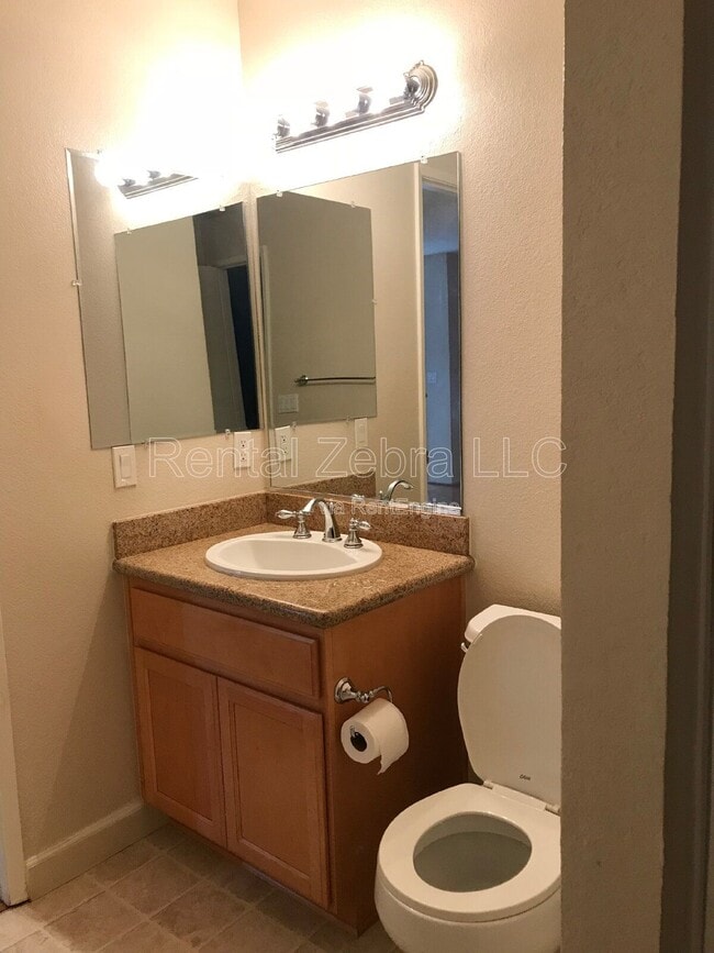 Building Photo - 2915 N Texas St