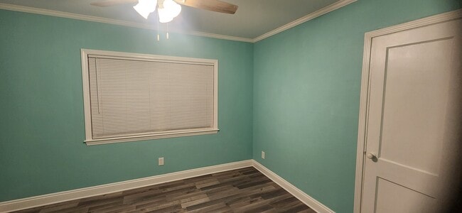 Building Photo - 400 N U St