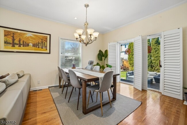 Building Photo - 21 Grove St