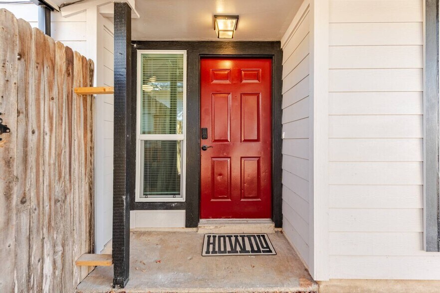 Building Photo - 1751 Horseshoe Cir