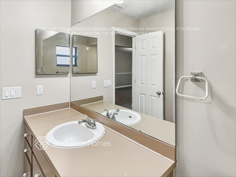 Building Photo - 2112 Jonathan Ln