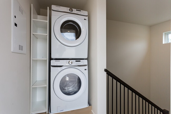 Building Photo - 4621 Idaho St