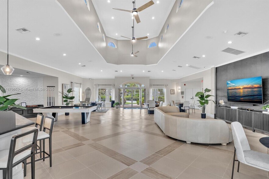 Building Photo - 19314 King Palm Ct