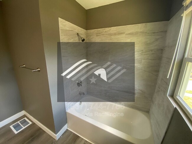 Building Photo - 425 Brooklyn Ave