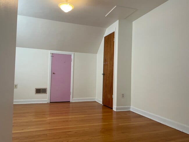 Building Photo - 4120 Jerome St