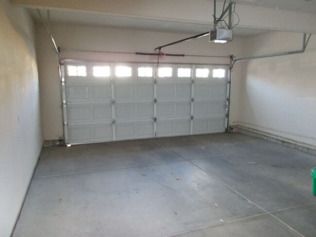 Building Photo - Single Story Wingfield Spring 3 BR, 2 Bath...