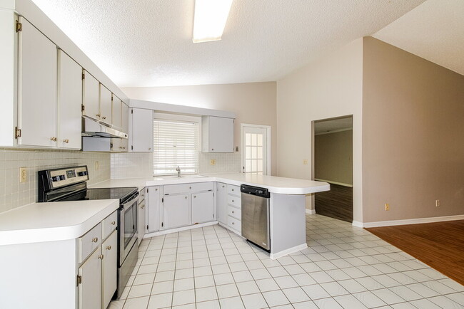Building Photo - 9132 Hawkins Ct