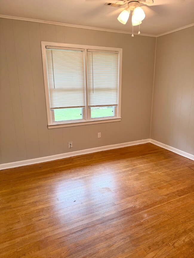 Building Photo - Charming 3-Bedroom Home with Bonus Room in Midwest City, OK!