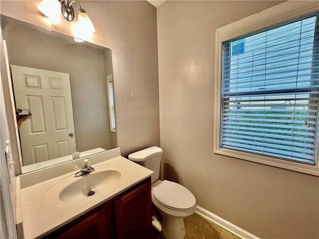 Building Photo - 1720 Rutland Pass Dr SE