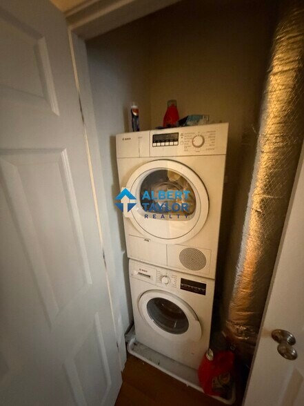 Building Photo - 1029 Tremont St