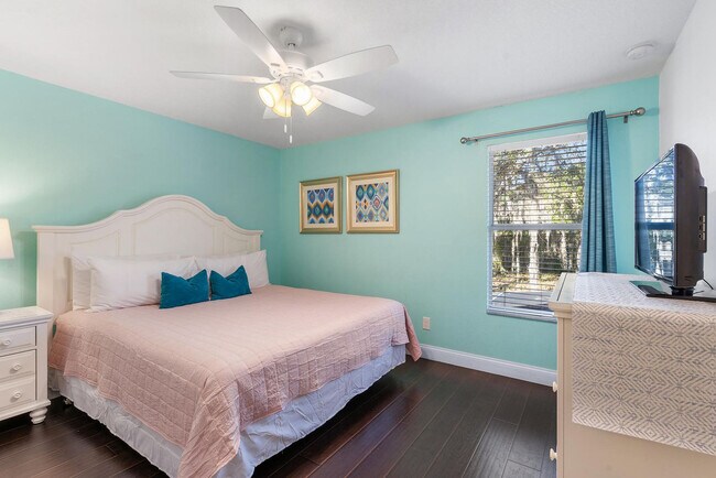 Building Photo - 8931 Cuban Palm Rd