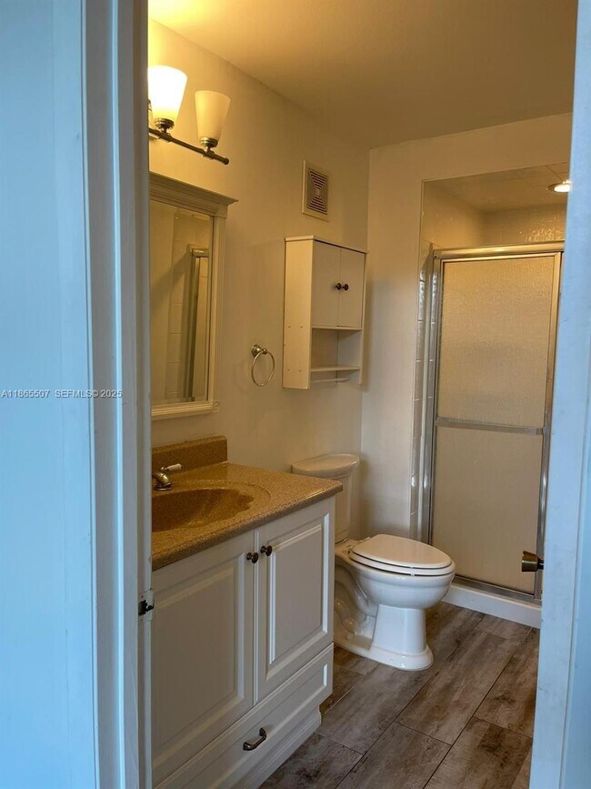 Building Photo - 4847 Via Palm Lakes