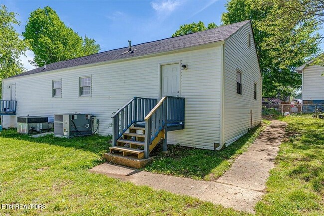 Building Photo - 158 Hamilton Cir