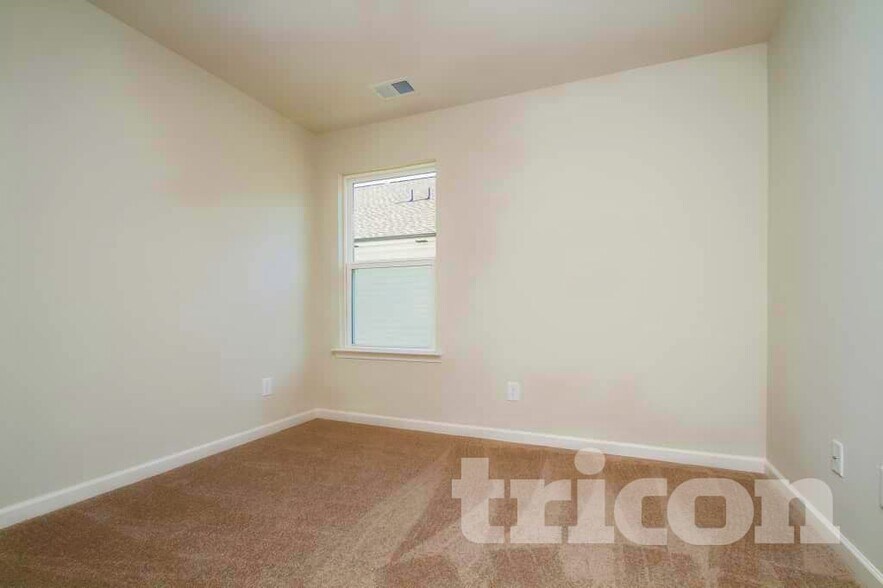 Building Photo - 406 Riverwood Ct