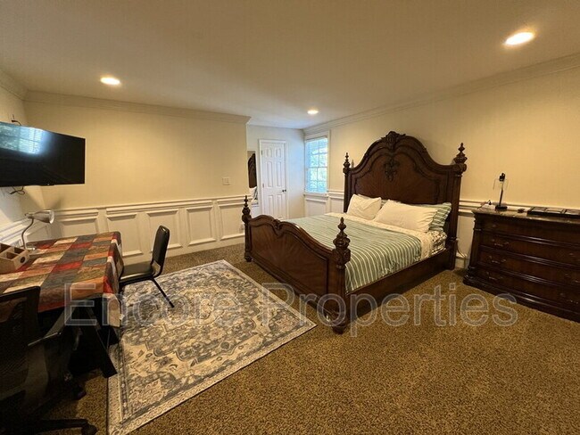 Building Photo - 105 Baybrook Ct