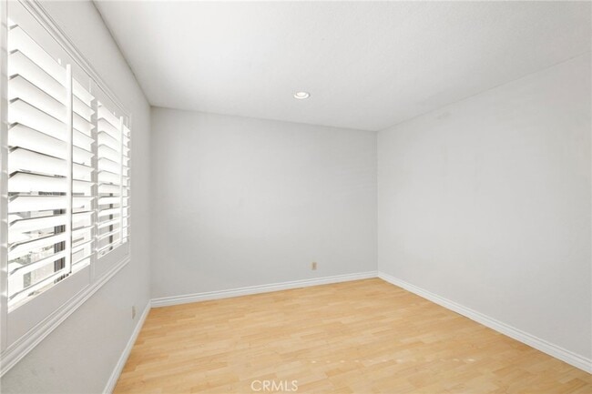 Building Photo - 46 Silkberry