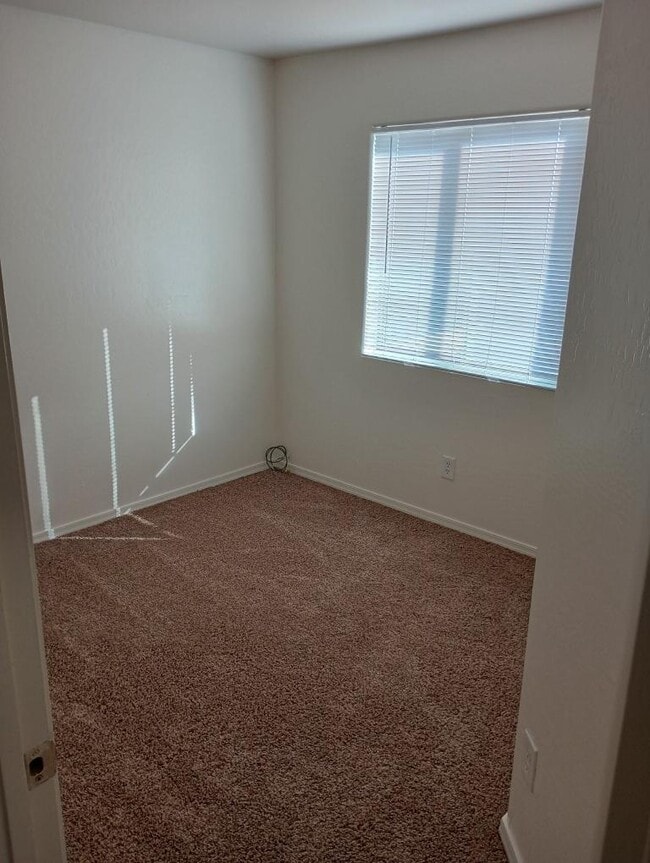 Building Photo - S Moon Valley