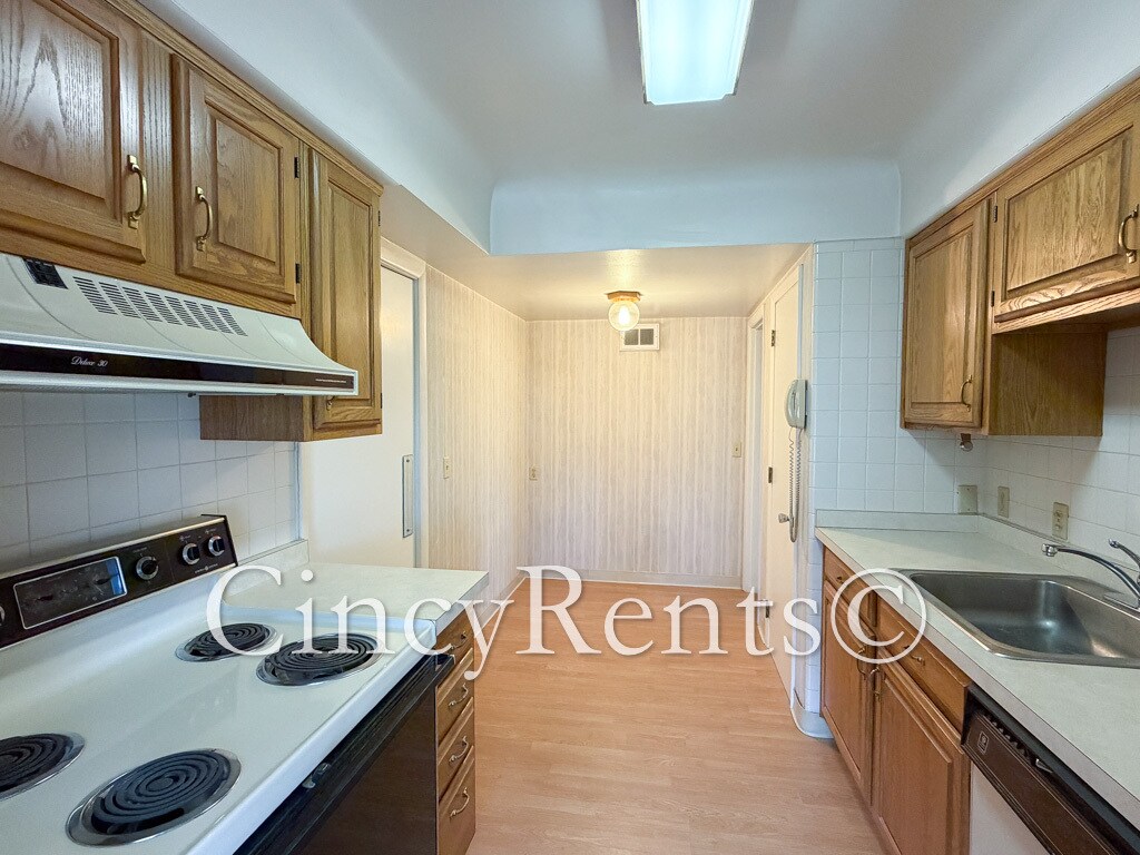 Building Photo - 3329 Mowbray Ln