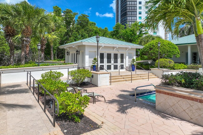 Building Photo - 455 Cove Tower Dr