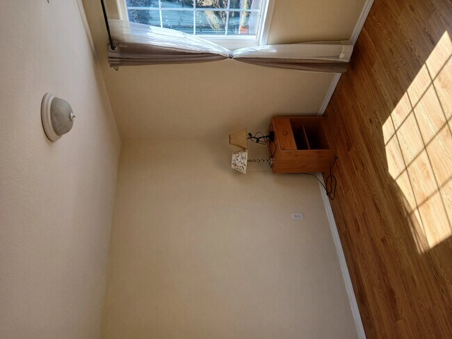 Building Photo - 4211 SE 94th Ave