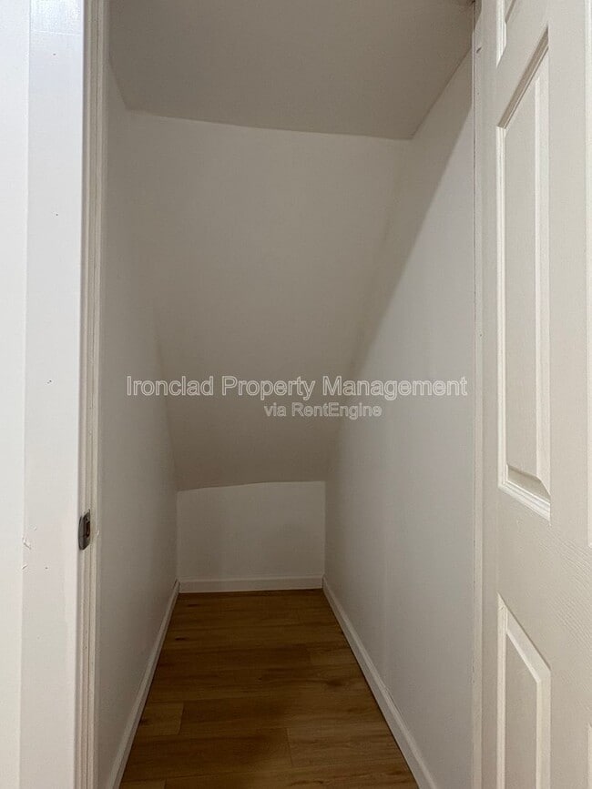 Building Photo - 24 Willis St