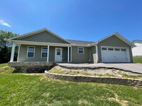 Building Photo - Single Family Home in White Pine TN