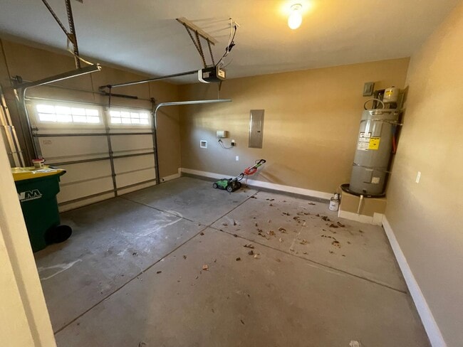 Building Photo - 3BR Home w/ Fenced-In Yard in Palmetto Pointe