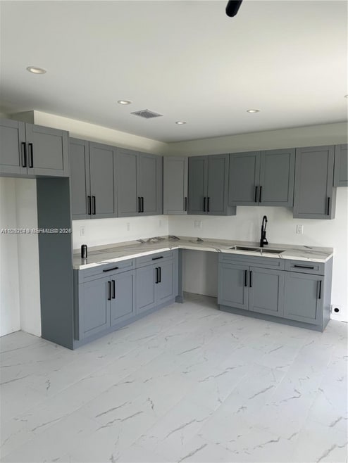 Building Photo - 325 NW 11th St