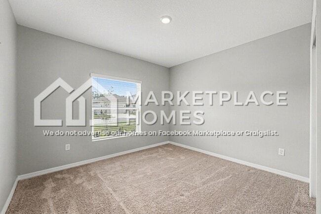 Building Photo - 2044 Rosewood Cir