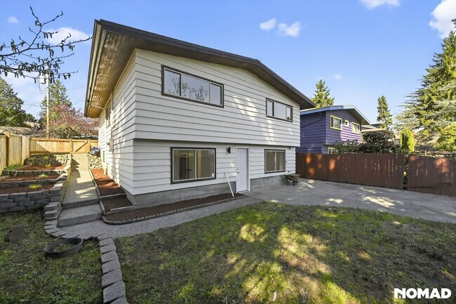 Building Photo - 6552 38th Ave NE