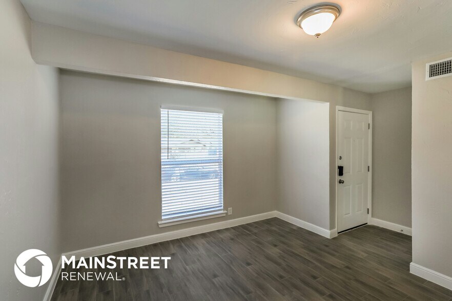 Building Photo - 1111 Glenn Dr