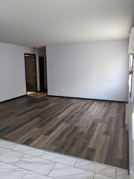 Building Photo - 300 Hopp Ave