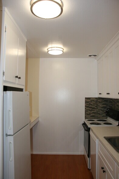 Building Photo - 3815 Harrison St