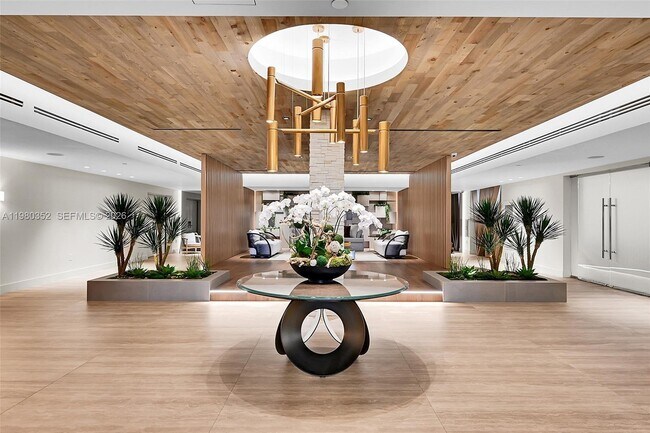 Building Photo - 2301 Collins Ave