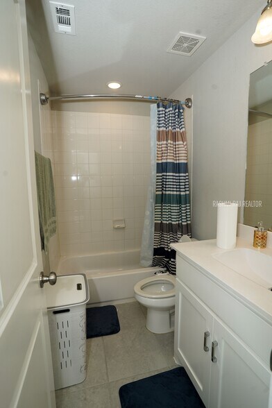 Building Photo - 12559 Ravine Creek Rd