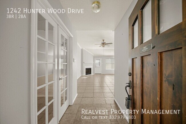 Building Photo - 1242 Hunter Wood Dr