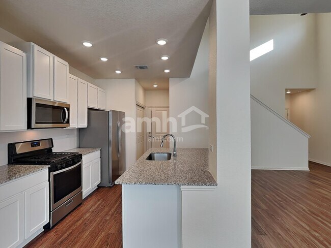 Building Photo - 2735 Spencebrook