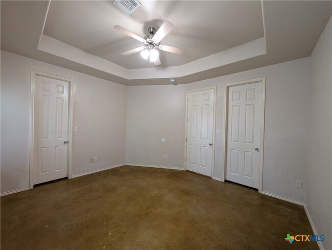 Building Photo - 208 Anne Louise Dr